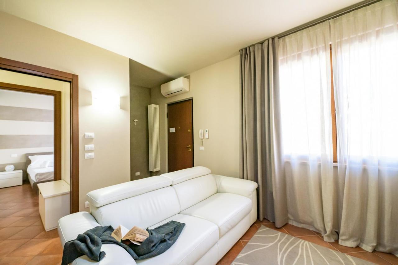 Sirmione Suite Private Terrace Exterior photo